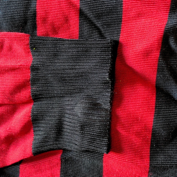 90s red & black striped top with tie - Picture 5 of 9